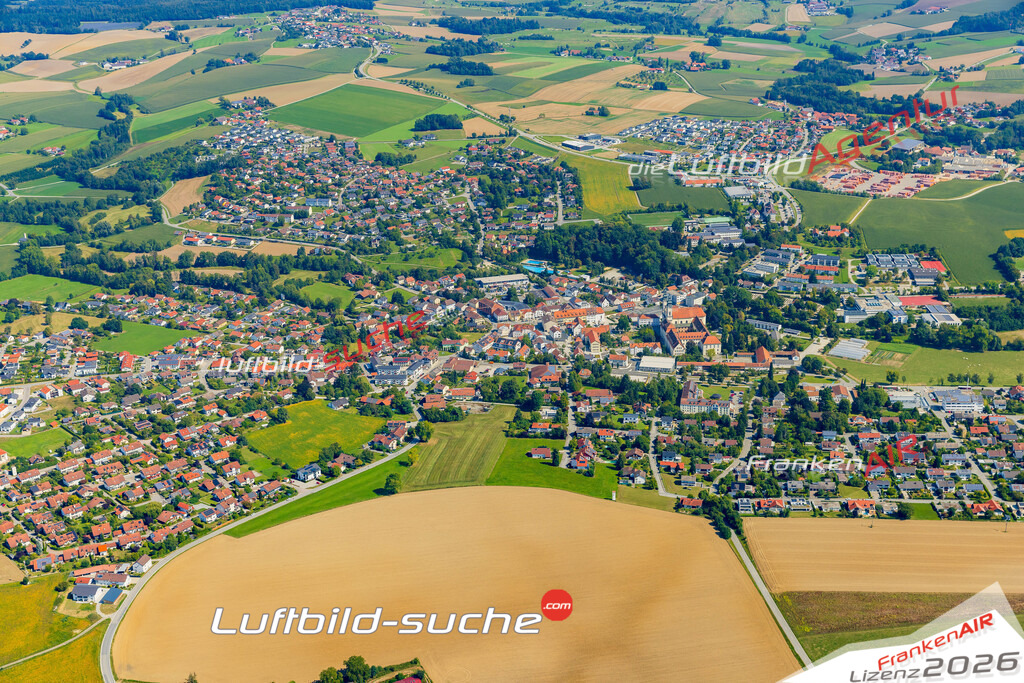 Luftaufnahme von Fürstenzell - Die Luftaufnahme wurde 2025 vom UL-Flugzeug heraus erstellt ( keine Drohne ) - Hochauflösende Luftaufnahme - für professionelle Ausdrucke geeignet. Die Geschenkidee !Mit Lizenz und Bildrechte bestellbar