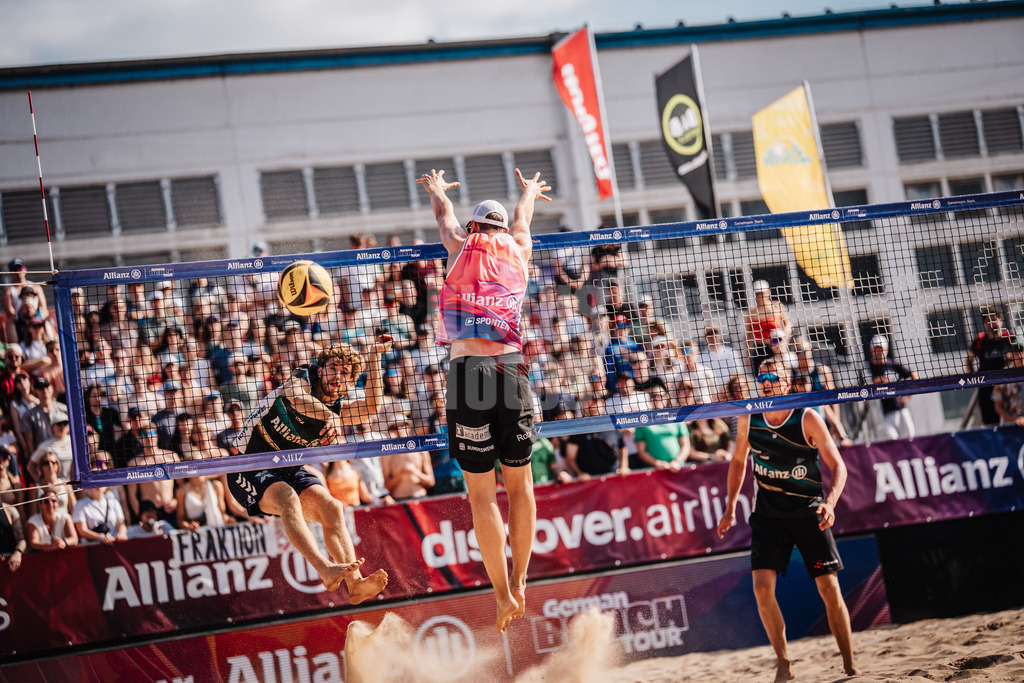 Beachvolleyball | Männer | Allianz German Beach Tour 2025 | Tourstop Berlin | 16.08.2025 | Angriff von Luis Henrichs