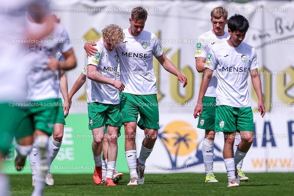 WSV02052601042 | 02.05.2026, Fußball, RL West, Wuppertaler SV - FC Gütersloh, Regionalliga Herren, 32. Spieltag, Stadion am Zoo in Wuppertal, Saison 2025 2026: Torjubel nach dem Tor zum 1:0 durch Torschütze Niklas Frese&nbsp;(FC Gütersloh #35)    DFB regulations prohibit any use of photographs as image sequences and or quasi-video.
