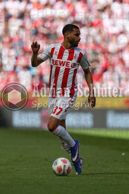 25.04.2026, GER, Fussball, Herren, 1. BL, Saison 2025/2026, 1. FC Köln - Bayer 04 Leverkusen | Linton Maina (1. FC Köln) in Aktion am Ball, Einzelaktion 