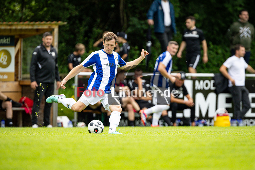 SV Polling gegen SV Planegg-Krailing | Fußball Herren Bezirksliga Oberbayern Süd 2025/26 1. Spieltag, SV Polling gegen SV Planegg-Krailing, 20250727,Martin BAUER (SV Planegg-Krailing 27) in Aktion, 2025-07-27 in Polling (Sportplatz Polling), Martin BAUER (SV Planegg-Krailing 27), Copyright: WolfgangxLindner www.foto-lindner.de