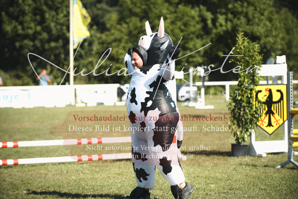 DSC_7758 | Pferde- und Turnierfotografie in Westsachsen. Pferdeportraits, Auftragszeichnungen und intuitive Kunst.