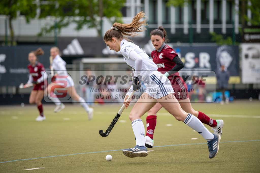 SFE_20240421_0071 | Düsseldorf, Deutschland, 21.04.2024:  in Aktion waehrend des Spiels der Feldhockey 1. Bundesliga Damen zwischen Düsseldorfer HC - Münchener SC im Düsseldorfer Hockeyclub 1905 e.V. am 21.04.2024 in Düsseldorf, Deutschland. (Foto von Stephan Fehrmann)

Düsseldorf, Germany, 21.04.2024:  in action during the game of Feldhockey 1. Bundesliga Damen between Düsseldorfer HC - Münchener SC in Düsseldorfer Hockeyclub 1905 e.V. at 21.04.2024 in Düsseldorf, Deutschland. (Foto von Stephan Fehrmann)