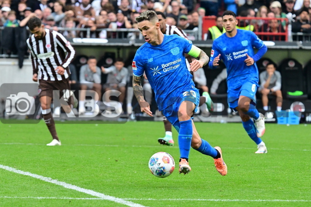KBS Picture_FCStPauli-Bayer04Leverkusen_051 | Grimaldo Alejandro (Bayer04Leverkusen) ,Sportplatz :  Millerntor Stadion, - Realisiert mit Pictrs.com