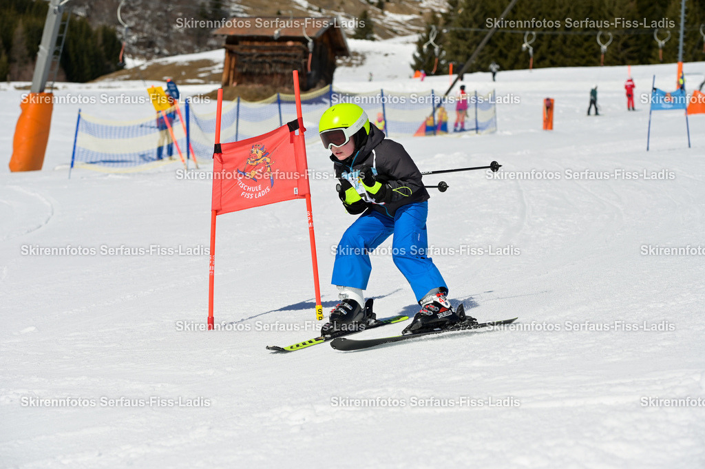 SRF_27.02.2026_597 | Skirennfotos,Serfaus,Fiss,Ladis,Kinderskirennen,Winter,Tirol,Oberland,skirace,SFL,feelfree,weil wir's genießen,ski,Ski,skifahren,Sonnenplateau, - Realisiert mit Pictrs.com