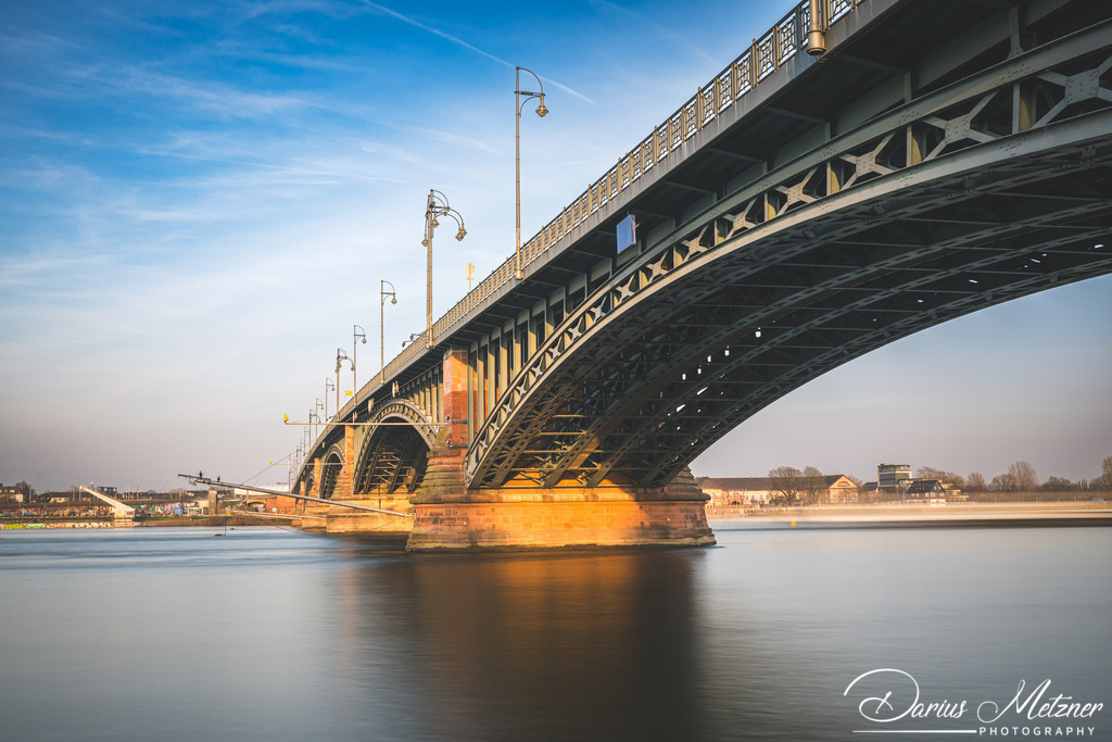 Die Mainzer Theodor-Heuss-Brücke | Die Mainzer Theodor-Heuss-Brücke