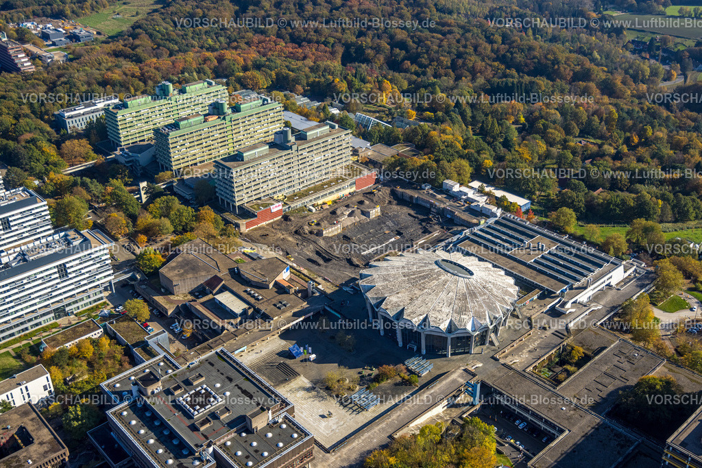 Bochum241016760 | Luftbild, Ruhr-Universität Bochum, Audimax (Auditorium Maximum Hörsaal) der Ruhr-Universität Bochum muschelförmiges Gebäude, Baustelle Ersatzneubau NA, Gesamtansicht, Querenburg, Bochum, Ruhrgebiet, Nordrhein-Westfalen, Deutschland