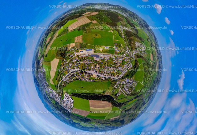 Schmallenberg240590318Gleidorf | Luftbild, Wohngebiet Ortsansicht Ortsteil Gleidorf umgeben von Wiesen und Feldern, Erdkugel, Fisheye Aufnahme, Fischaugen Aufnahme, 360 Grad Aufnahme, tiny world, little planet, fisheye Bild, Gleidorf, Schmallenberg, Sauerland, Nordrhein-Westfalen, Deutschland