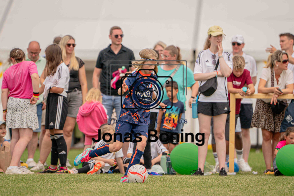 Fußball I E-Junioren I Saison 2025-2026 I OM-Cup Lüsche I Sonntag  I 23416 | jns.sportfotos - Realisiert mit Pictrs.com