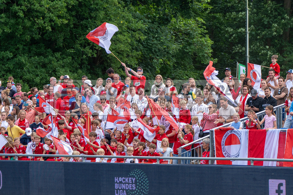 Final4_20250601-1333-HK108510 | Krefeld, Deutschland, 01.06.2025:  Feldhockey Final4 2025 – „Deutsche Feldhockey-Meisterschaften 2025“ Crefelder HTC - Rot-Weiss Köln (Finale Herren) im Gerd-Wellen-Hockeyanlage am 01.06.2025 in Krefeld, Deutschland. (Foto von Kramhöller/Fehrmann/Kaste)Krefeld, Germany, 01.06.2025: Feldhockey Final4 2025 – „Deutsche Feldhockey-Meisterschaften 2025“ Harvestehuder HTC - Düsseldorfer HC (Finale Damen) in Gerd-Wellen-Hockeyanlage at 01.06.2025 in Krefeld, Deutschland. (Foto from Kramhöller/Fehrmann/Kaste)
