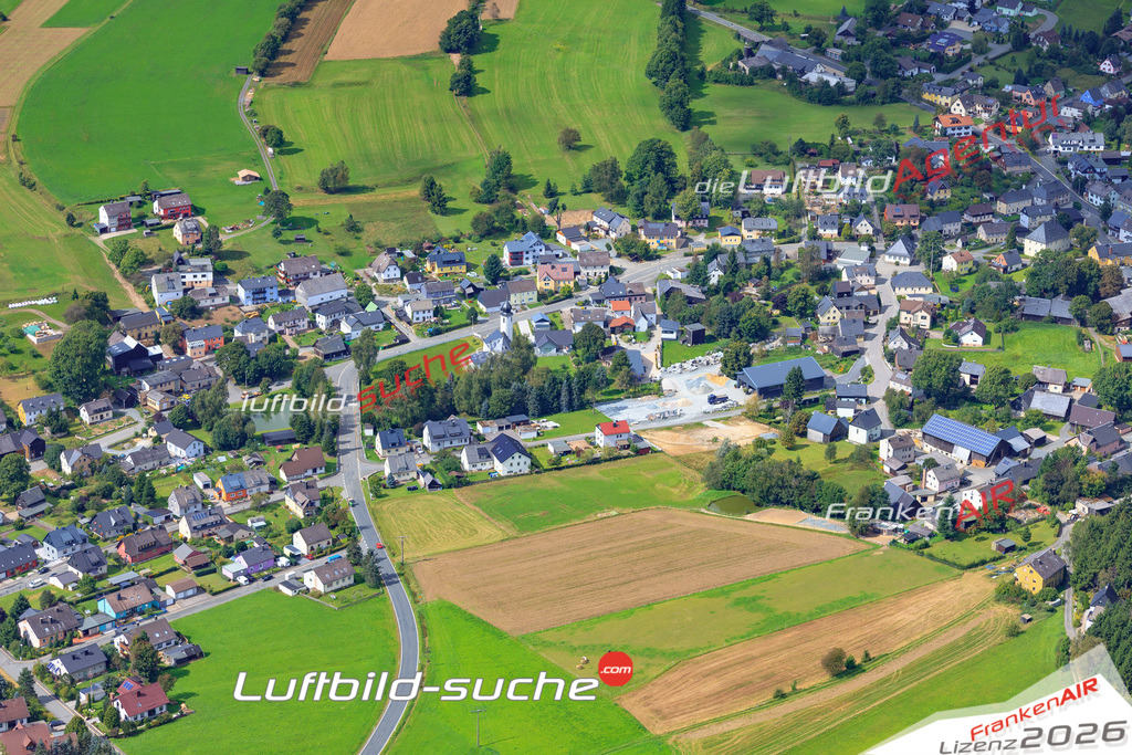 Die Luftaufnahme Carlsgruen - Bad Steben wurde 2017 mittels Flugzeug (keine Drohne) erstellt. Perfekte Schärfe und Druck- Auflösung- Garantiert!