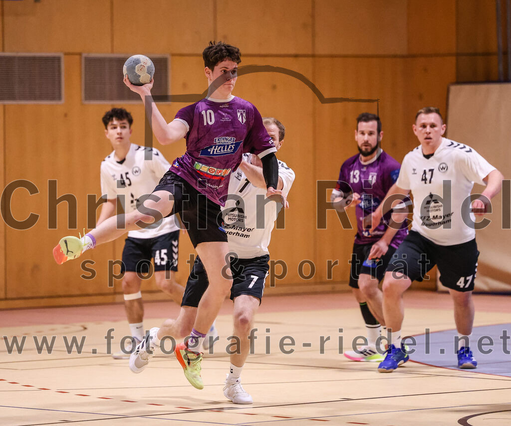 2025-02-15_034_SpVgg_Altenerding_gegen_SVW_Burghausen | Erding, Deutschland, 15.02.2025:Handball, Bezirksoberliga Männer 2024 / 2025, 16. Spieltag, SpVgg Altenerding gegen SVW Burghausen, Endergebnis: 32:31Tim Steininger (SpVgg Altenerding, #10), Martin Gizler (SVW Burghausen, #7)Foto: Christian Riedel / fotografie-riedel.net