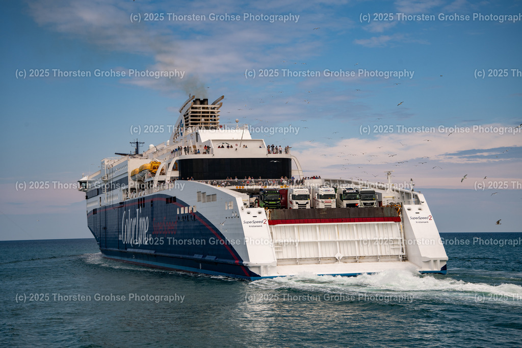 Color Line Super Speed 2 in Hirtshals, Denmark June 2023 | The Color Line Super Speed 2 leaving the port of Hirtshals Denmark for Larvik Norway. Die Color Line Super Speed 2 beim Auslaufen im Hafen von Hirtshals Dänemark mit Ziel Larvik Norwegen.  - Realisiert mit Pictrs.com