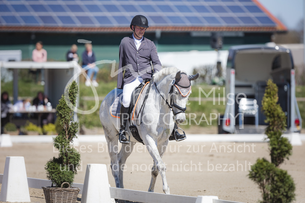 220418_L-Dressur-207 | Frühlingsfest der Pferde
Herford
18.April 2022
Dressurprfg. Kl.L* - Tr. L2ausw. geschlossen