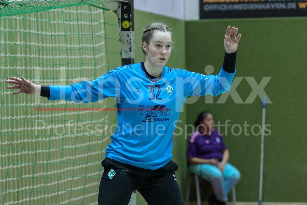 Handball, 2. Bundesliga Frauen, SV Werder Bremen - Bergischer HC | v.li.: Wioleta Pajak (Torhüterin, Torwart, SV Werder Bremen, 32)