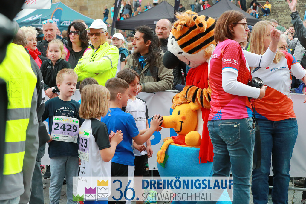 AOK Junior Cup 400m | 3Königslauf 2022 AOK Junior Cup 400m - Realisiert mit Pictrs.com