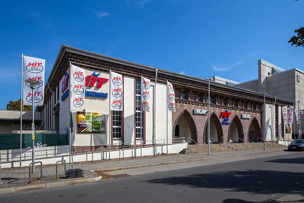 Alte Messe - Halle 11 | Entdecke über 20 Kategorien Leipzig-Motive: Foto-Downloads, hochwertige Poster, Leinwand- & Fine-Art-Prints. Jetzt Lieblingsfoto im Bildlexikon Leipzig Shop bestellen!
