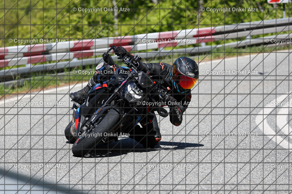 IMG_9714 | Fotograf am Kyffhäuser. Onkel Atze. Kyffhäuser Rennstrecke. Café36. Motorsportfotografie. - Realisiert mit Pictrs.com