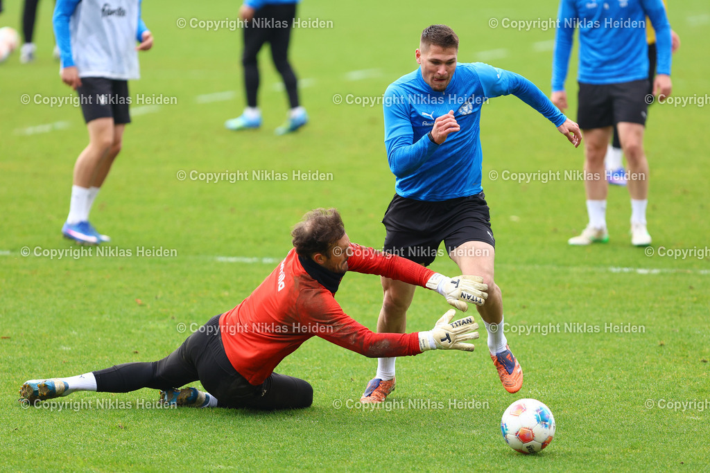NH_HolsteinKiel_Training_01042026 | #25 Marcus Müller (Holstein Kiel), #31 Marcel Engelhardt (Holstein Kiel)Fußball I Herren I Training I Saison 2025-2026 I Holstein Kiel I 01.04.2026 I Citti-Fußballpark