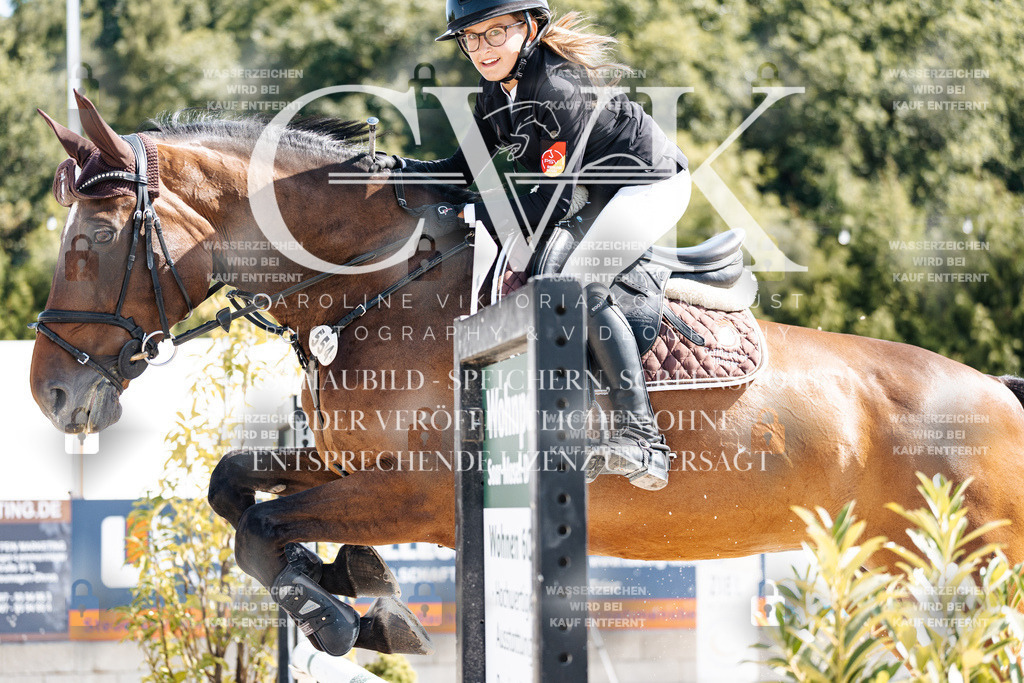 CK908613 | Turnierfotografie Pferdefotografie Trier Rheinland-Pfalz Pferdesport Reitsport Tierfotografie Sportfotografie Pferdevideo Pferdevideografie Equestrianvideography equestrianphotography  - Realisiert mit Pictrs.com