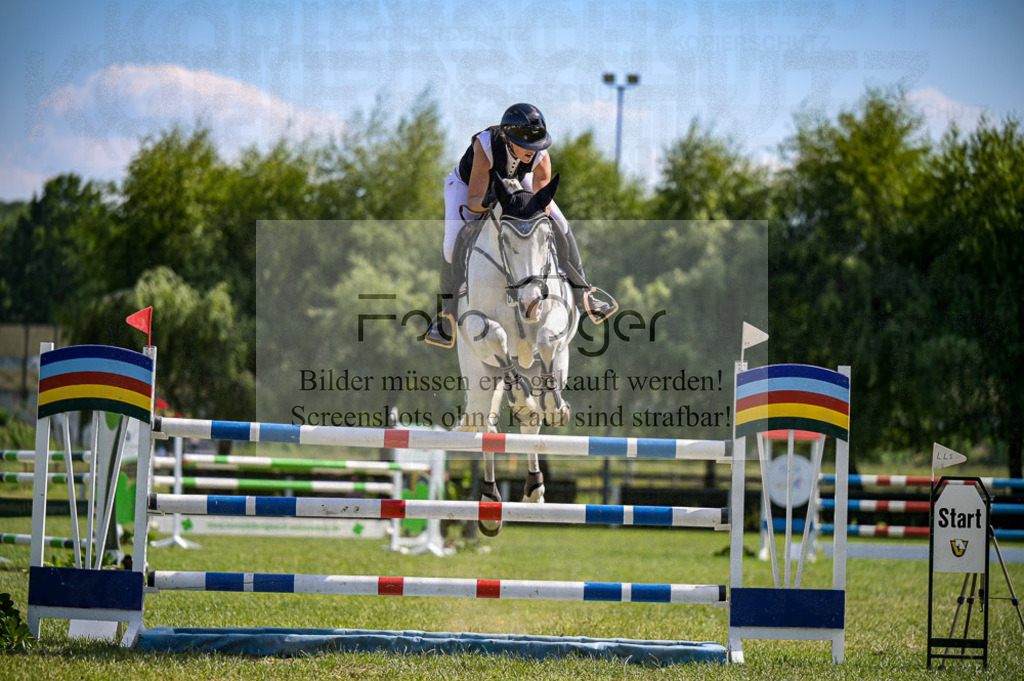 Reitturnier Voxtrup | Entdecke hochwertige Reitturnierfotos von Foto Oger. Professionell, emotional und authentisch – jetzt Lieblingsmomente im Shop bestellen.Deutschlandweite Turnierfotografie. - Realisiert mit Pictrs.com