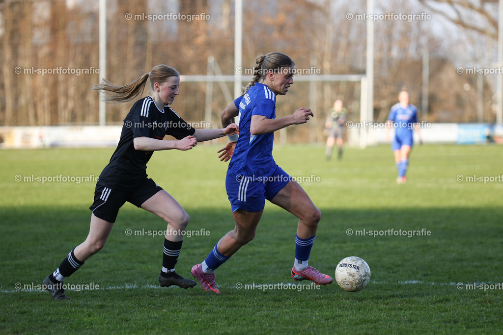 Fußball I Frauen I Saison 2025/2026 I Oberliga Schleswig-Holstein I 14. Spieltag I Merkur Hademarschen - SSC Hagen Ahrensburg | ml-sportfotografie - Realisiert mit Pictrs.com