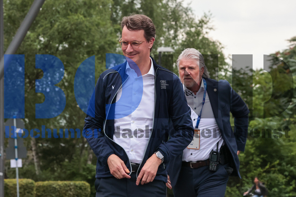 SES_TTG3X320250717-147 | bond - Realisiert mit Pictrs.com