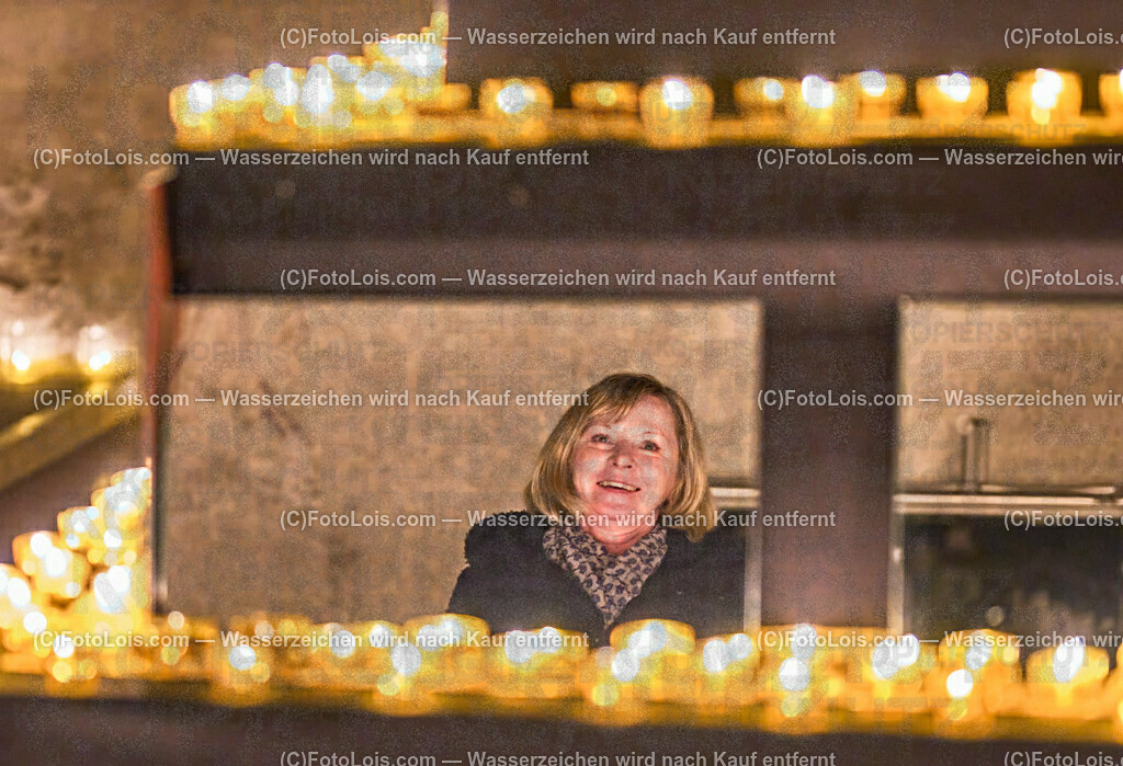 ALP1427_NACHT der tausend LICHTER_Pfarrkirche Wieselburg | (C)FotoLois.com, Alois Spandl, NACHT der 1000 LICHTER in der Pfarrkirche Wieselburg, Di 31. Okt. 2023.