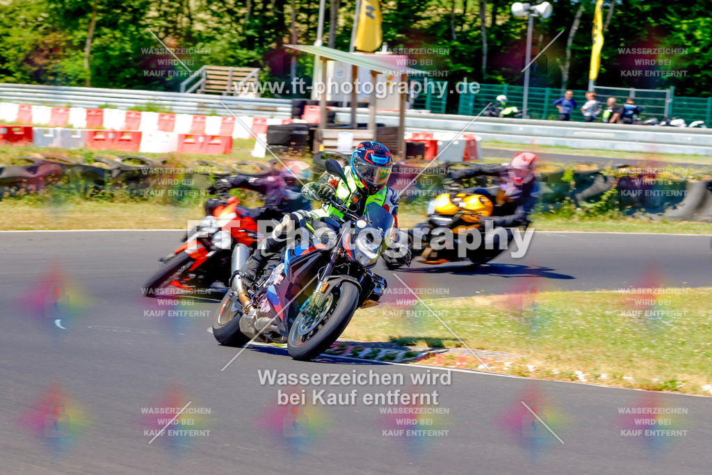 _MOT9327 | Hier findet Ihr Bilder von Touristenfahrten auf der Nürburgring Nordschleife oder von anderen Veranstaltungen die ich besucht habe. Viel Spass beim Durch Schauen 