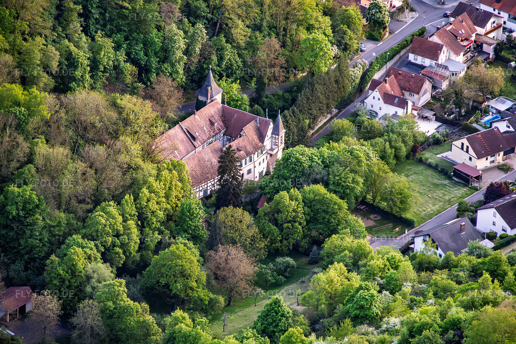 Luftbild: Schmachtenberg in Zeil am Main im Bundesland Bayern in Deutschland. – Foto: IMG_155989.jpg vom 02.05.2026 durch Werner Riehm/FLY-FOTO.de – Auflösung des Originals: 6000 x 4000 px