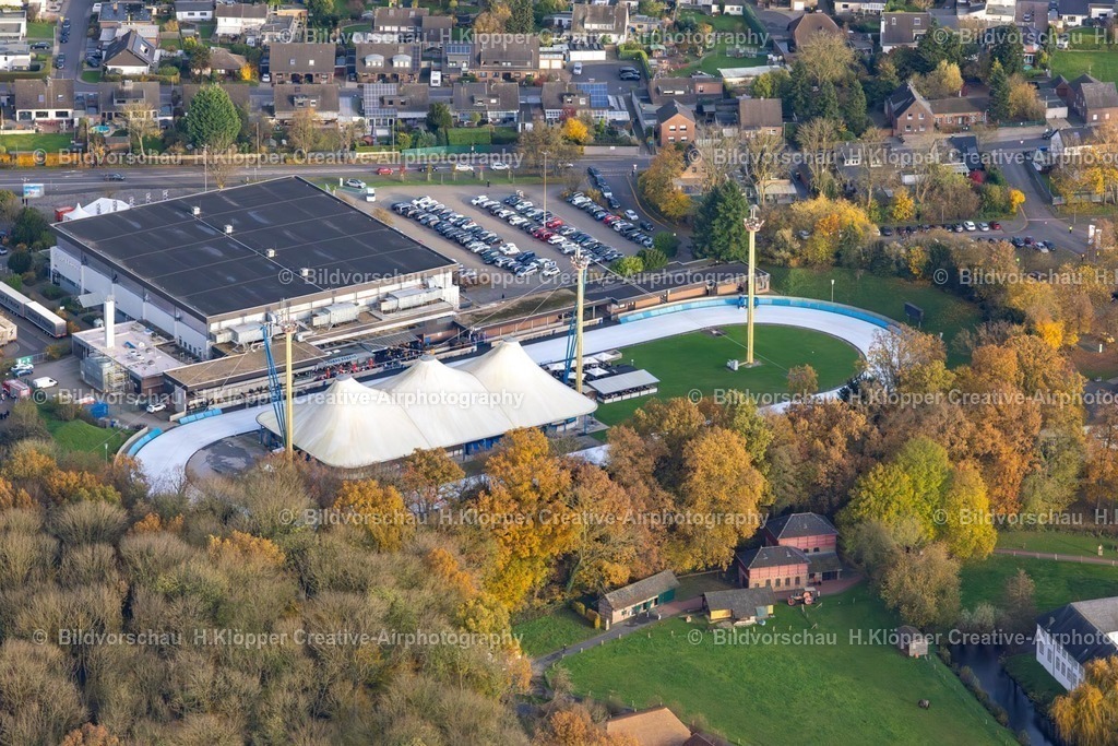 Luftbild Grefrath-5774 | Luftbildfotografie Winterlich weiß strahlender Eisbelag des Grefrather EisSport & EventPark in Grefrath im Bundesland Nordrhein-Westfalen, Deutschland - Realisiert mit Pictrs.com