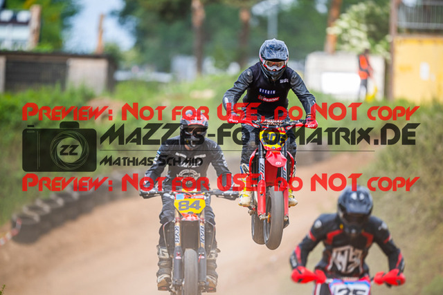 MaZZes_FotoMatrix_220528_7719 | Fotograf Mathias Schmid
Sportfotograf,
Eventfotograf,
Hochzeitsfotograf,
Portraitfotograf