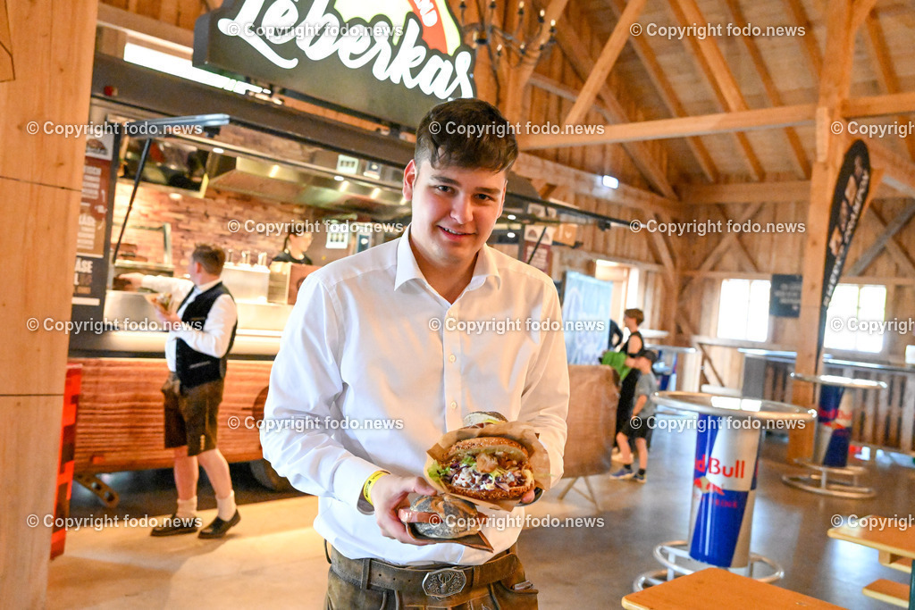 Boehmischer Fruehling_ Festival 2023_ 05.05.2023-18 | 05.05.2023, Ort im Innkreis, AUT, Boehmischer Fruehling, Festival 2023, im Bild Fabian Kremaier (17) Wilhering mit Kebap