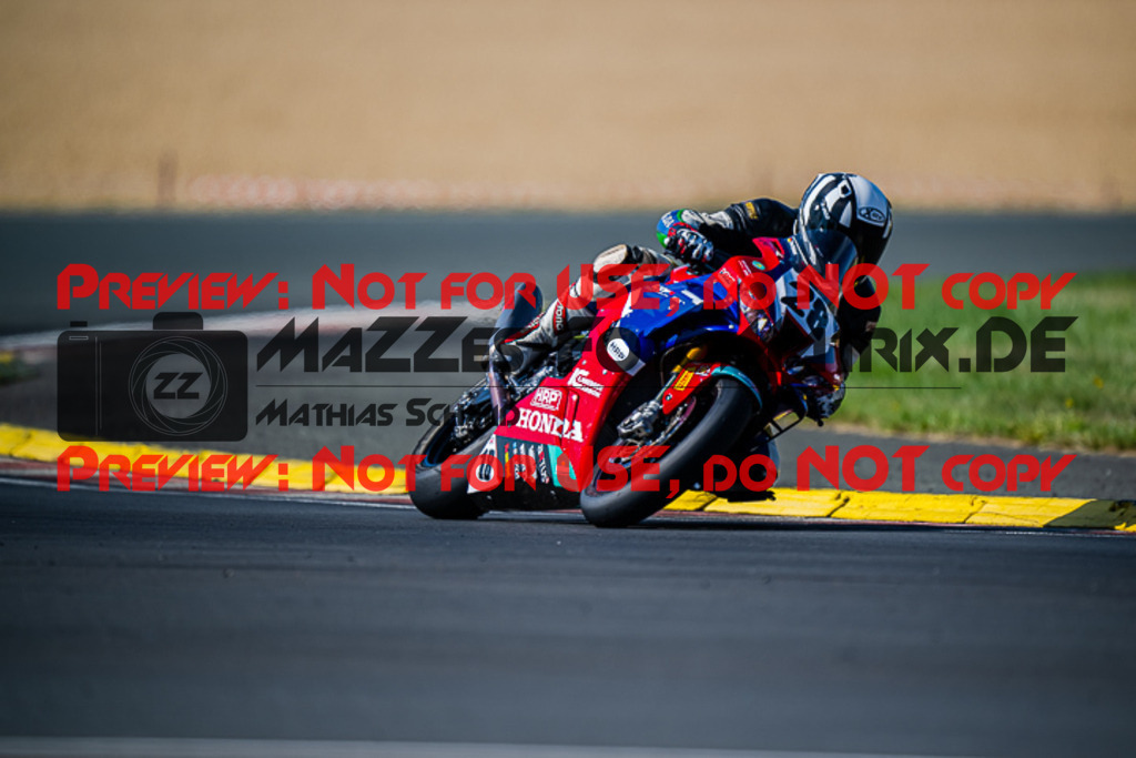 MaZZes_FotoMatrix_220722_2161 | PRO SUPERSTOCK