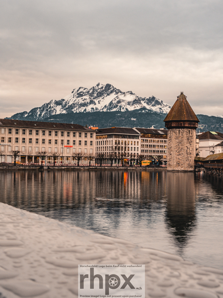 Regenwetter Luzern | Stimmungsvolle Fotokunst aus Luzern. Erlebe den Pilatus, den See und die Stadt Luzern in exklusiven Aufnahmen in der Fotogalerie & Shop. - Realisiert mit Pictrs.com
