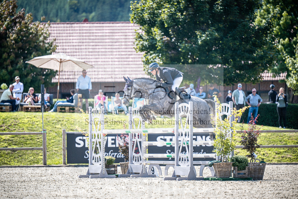 DOS_4708 | Entdecke hochwertige Reitturnierfotos von Foto Oger. Professionell, emotional und authentisch – jetzt Lieblingsmomente im Shop bestellen.Deutschlandweite Turnierfotografie. - Realisiert mit Pictrs.com