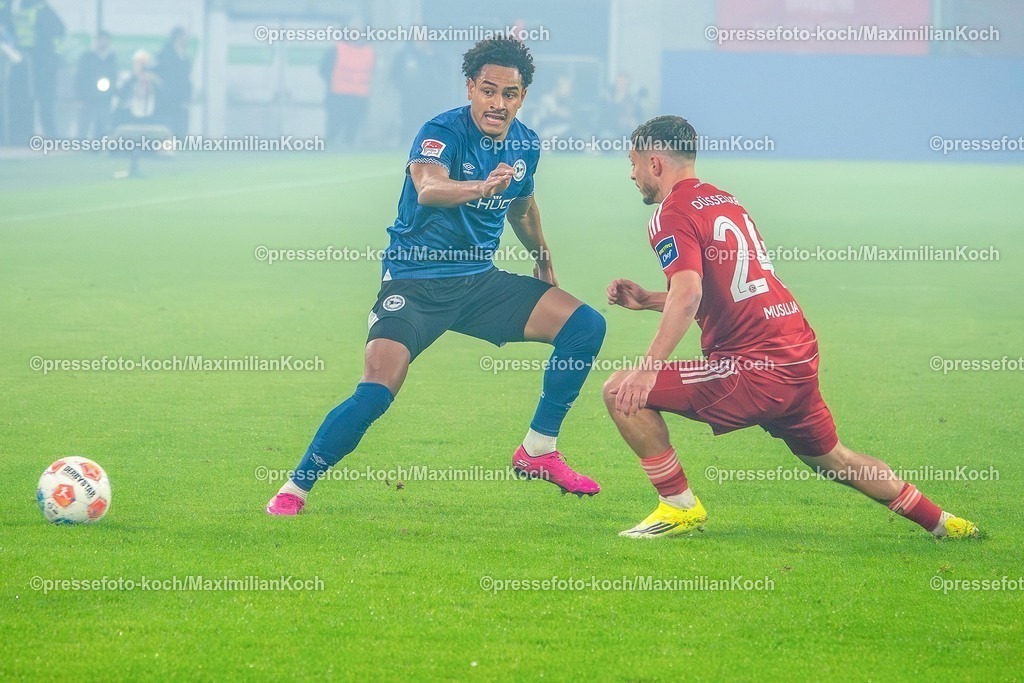 xKKUx16012601004 | 16.01.2026, xkkux, Fußball, Fortuna Düsseldorf - Arminia Bielefeld, 2. Fußball Bundesliga, Merkur Spiel-Arena, Saison 2025 2026: Monju Momuluh (Arminia Bielefeld #14) im Zweikampf gegen  Florent Muslija (Fortuna Düsseldorf #24)  DFB regulations prohibit any use of photographs as image sequences and or quasi-video.