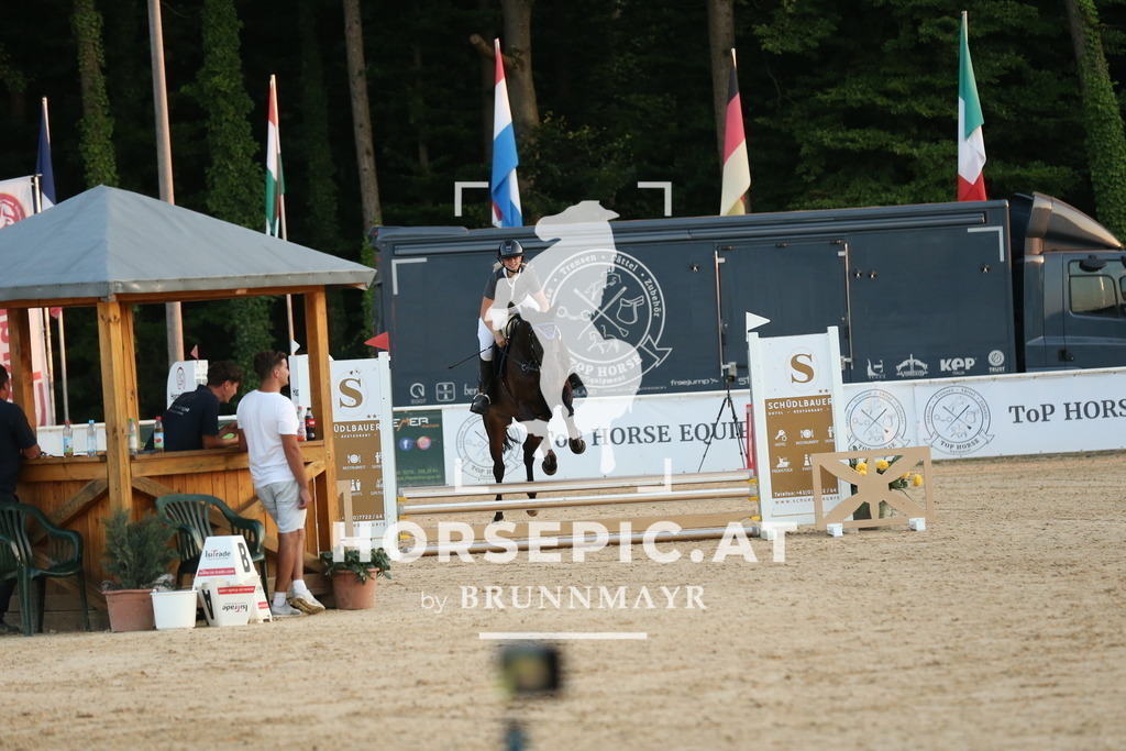 DL2Q5887 | Willkommen bei Brunnmayr - Design & Fotografie – Ihrem Spezialisten für Reitturniere und Pferdeveranstaltungen in Oberösterreich, Salzburg und Bayern! Seit über 17 Jahren sind wir leidenschaftlich dabei.