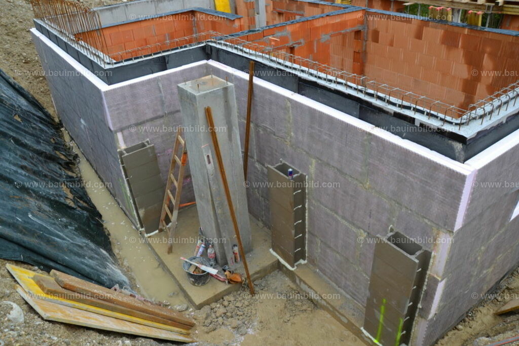 bib-lg05-abdichtungen-0034 | Nach LV-Leistungsgruppen sortierte Detailfotos über den Bau eines Hauses. Alle Hausbau-Bilder direkt vom Urheber und Autor der Website Haus-Selber-Bauen.com