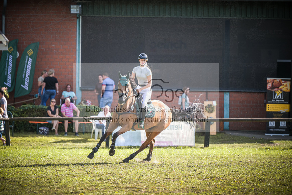 DOS_0120 | Entdecke hochwertige Reitturnierfotos von Foto Oger. Professionell, emotional und authentisch – jetzt Lieblingsmomente im Shop bestellen.Deutschlandweite Turnierfotografie. - Realisiert mit Pictrs.com