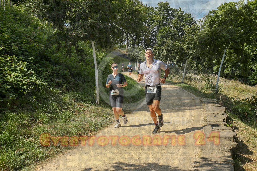 250824_1452_EX1_7879 | Sportfotografie im Rhein-Sieg Kreis, Köln, Bonn, NRW, Rheinland Pfalz, Hessen, etc. Unser Tätigkeitsfeld umfasst den Laufsport vom Volkslauf über den Marathon, Duathlon, Triathon bis zum Ultralauf wie Kölnpfad Ultra oder Schindertrail.