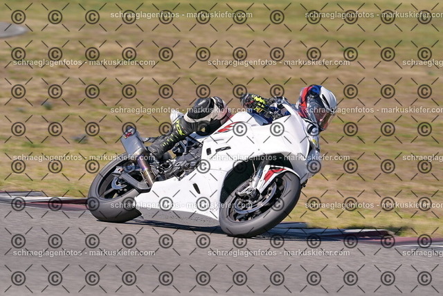 26bt05-0372 | markuskiefer.com - Realisiert mit Pictrs.com