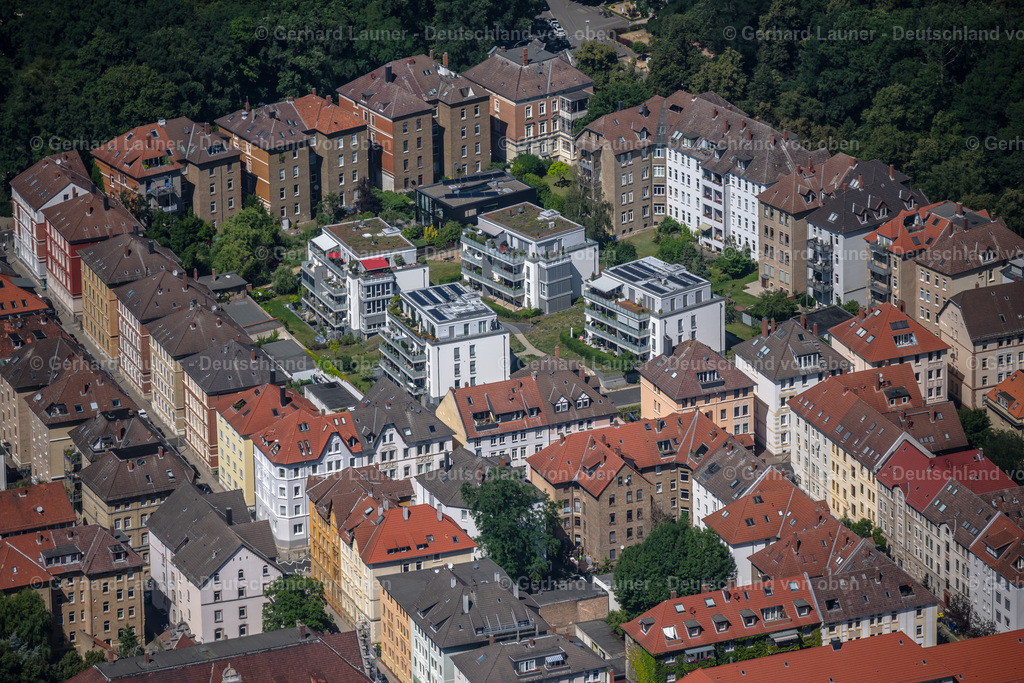 4036316 | BRAUNSCHWEIG 31.07.2020 Wohngebiet der Mehrfamilienhaussiedlung am Prinzenpark an der Nußbergstraße in Braunschweig im Bundesland Niedersachsen, Deutschland. Weiterführende Informationen bei: Baugenossenschaft ›Wiederaufbau‹ eG,  Kanada Bau AG,  Proficon GmbH. // Residential area of the multi-family house settlement on Prinzenpark in Brunswick in the state Lower Saxony, Germany. Further information at: Baugenossenschaft a??Wiederaufbaua?? eG,  Kanada Bau AG,  Proficon GmbH. Foto: Gerhard Launer