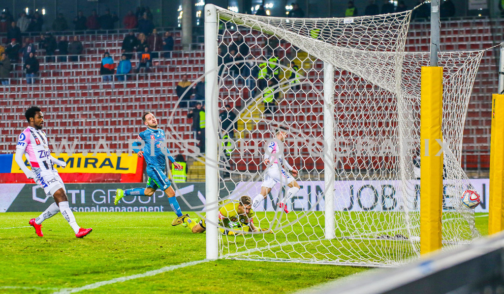 LASK vs STURM GRAZ  | Pasching,AUSTRIA,08.Feb.20 - SOCCER-CUP, LASK vs STURM GRAZ Image shows the 2:0 Husein Balic (LASK)
Photo: Sportmediapics.com/ Andreas Willdoner