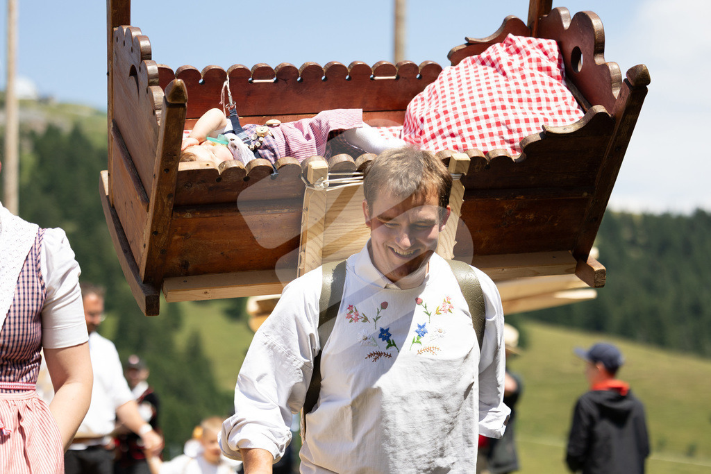 Rigi2025_2083 | Die Schwinger des Schwyzer Kantonalen Schwingerverbandes: Fotos, die Dynamik und Leidenschaft festhalten, sowie emotionale Momente aus dem traditionellen Schwingsport zeigen. - Realisiert mit Pictrs.com