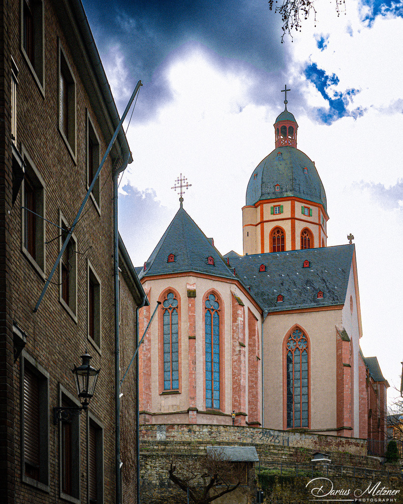 St. Stephan in Mainz | Die katholische Pfarrkirche Sankt Stephan in Mainz wurde 990 von Erzbischof Willigis auf der höchsten Erhebung der Stadt gegründet.