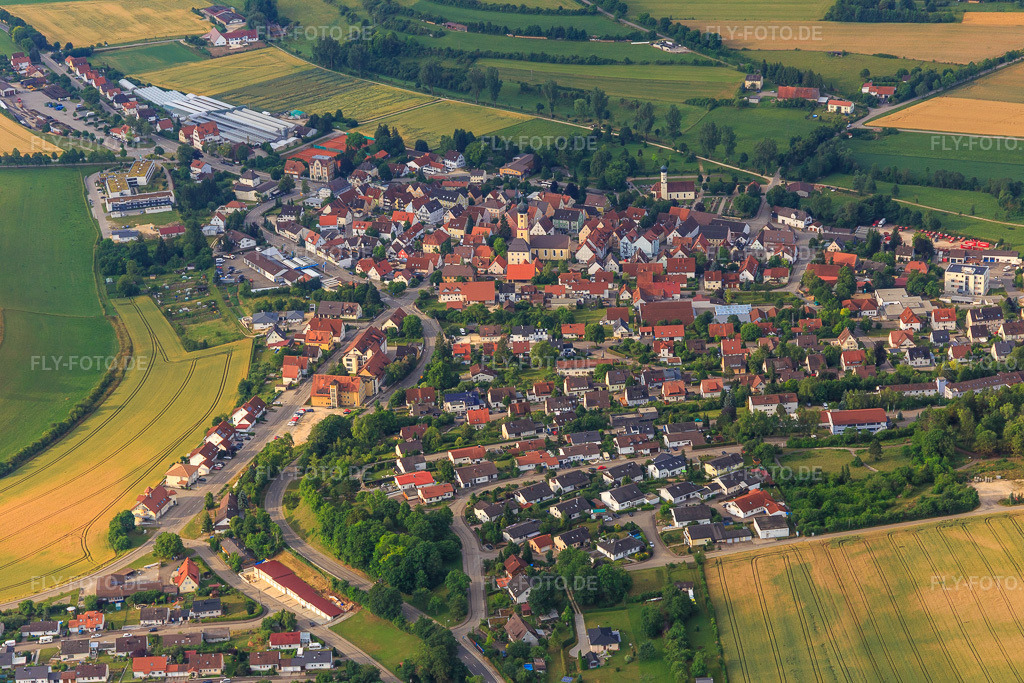 Luftbild: Vorstadt aus Norden in Neresheim im Bundesland Baden-Württemberg in Deutschland. Foto: IMG_101609.jpg vom 08.07.2017 durch Werner Riehm/FLY-FOTO.de
