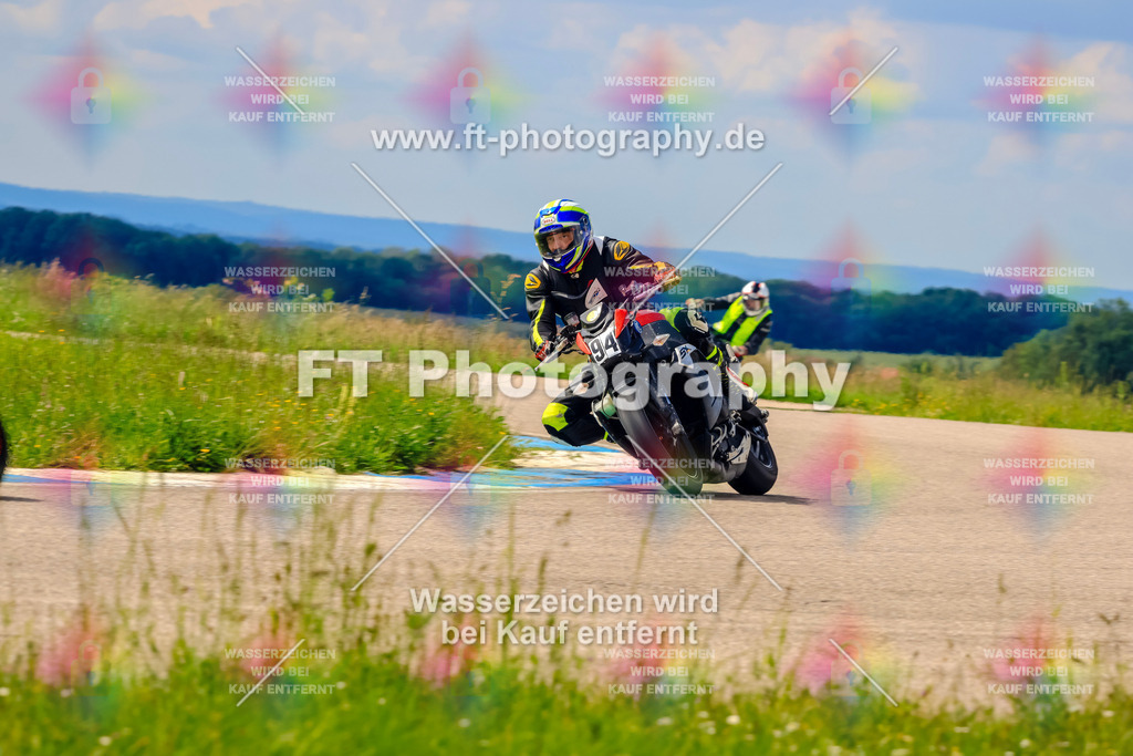 MotoTeam-0894 | Hier findet Ihr Bilder von Touristenfahrten auf der Nürburgring Nordschleife oder von anderen Veranstaltungen die ich besucht habe. Viel Spass beim Durch Schauen 