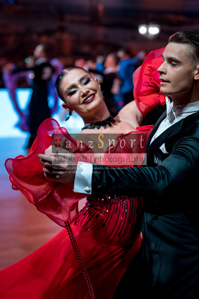 20251214_Baltic-Trophy_2532-2 | Tanzsportbilder, Standardtanz, Lateintanz, WDSF, DTV, LTVB, dancecomp, goc, hessen tanzt, blaues band der spree, walzer, tango, wiener walzer, slowfox, quickstepp, samba, rumba, cha-cha-cha, paso doble. jive, hd-kroft photography, turniertanzsport