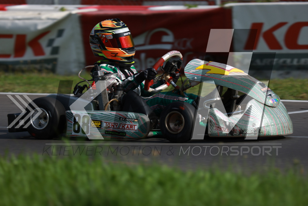 0DKP0646 | Kliewer Motion & Motorsport - Realisiert mit Pictrs.com